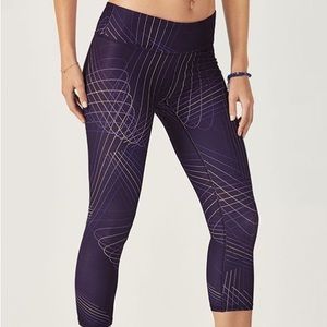 🆕FABLETICS Define Powerhold High-Waisted Capris, Size Medi…
